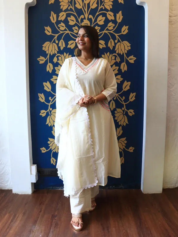 Ivory_Cotton_Chanderi_A-Line_Kurta_Set_With_Scalloped_Lace_Dupatta_For_Women