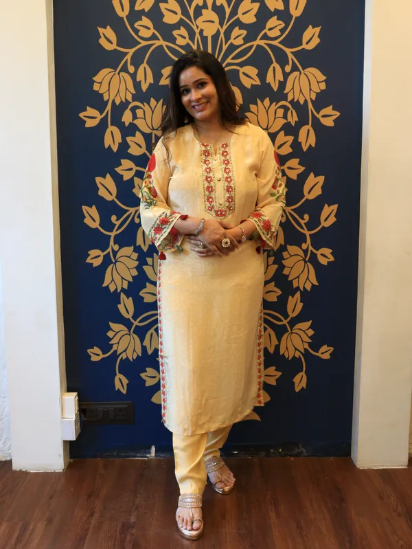 Butter_Cream_Crepe_Silk_Kurta_Set_With_Printed_Floral_Bootas_For_Women
