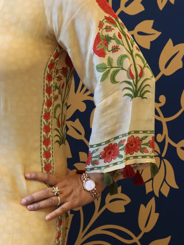 Butter_Cream_Crepe_Silk_Kurta_Set_With_Printed_Floral_Bootas_For_Women