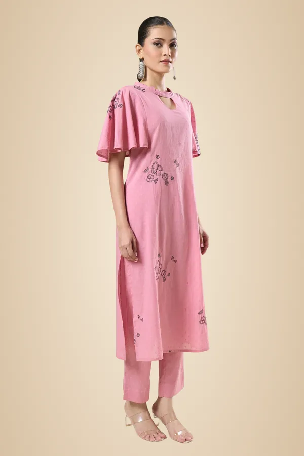 Blush_Pink_Floral_Embroidered_Kurta_Set_For_Women