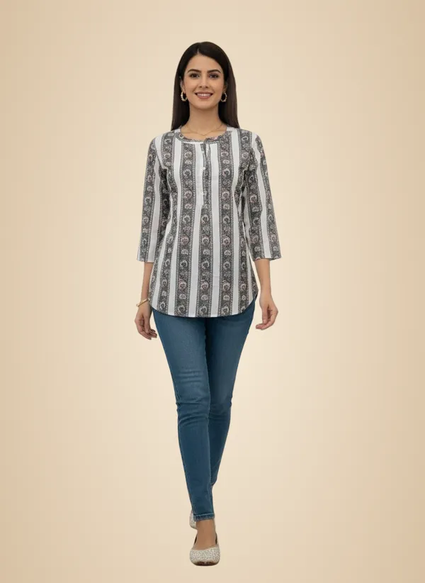 Black_&_White_Striped_Pattern_Short_Kurta_For_Women