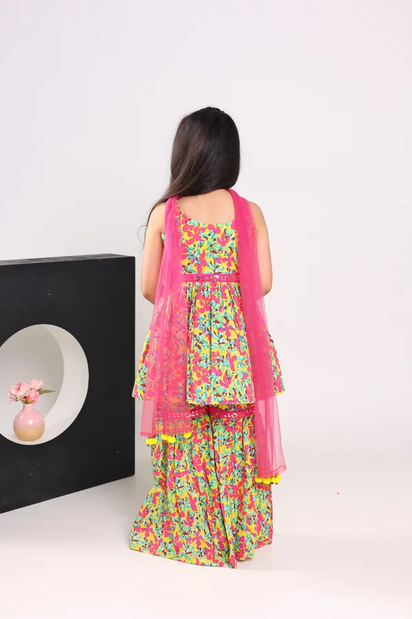 Yellow_Pure_Cotton_Sleeveless_Printed_Knee_Length_Kurta_Sets_For_Girls