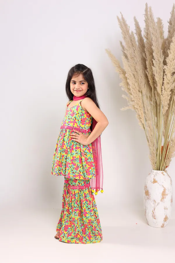 Yellow_Pure_Cotton_Sleeveless_Printed_Knee_Length_Kurta_Sets_For_Girls