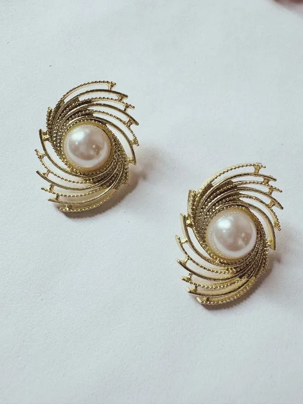 White_Alloy_Earring_Set_For_Women