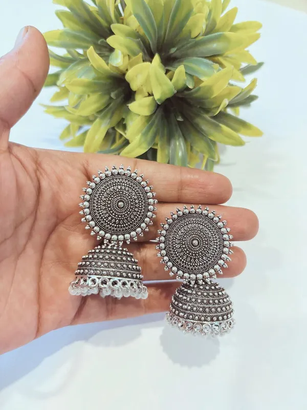 Black_Silver_Jhumki_Earring_For_Women