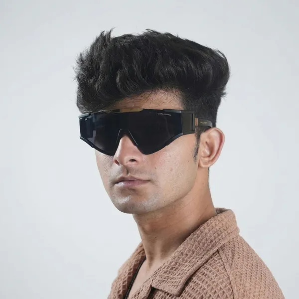 Black_Falcon_Futuristic_Shield_Frame_Sunglass_For_Unisex