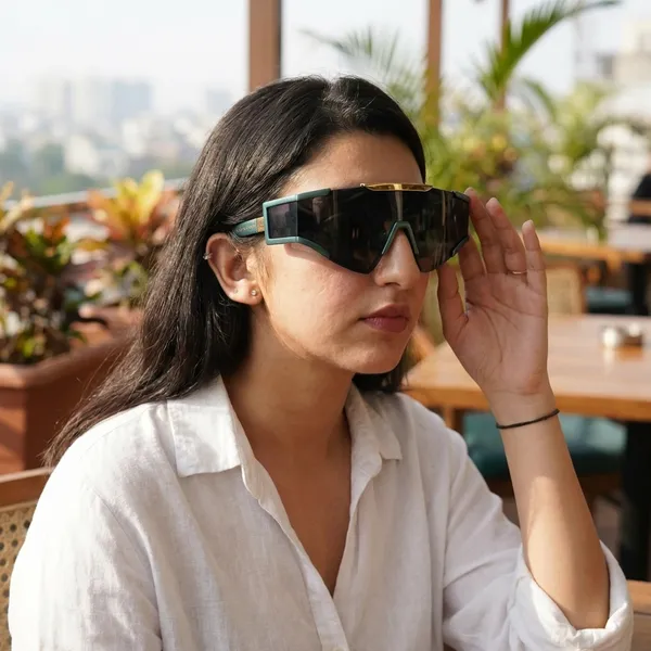 Light_Green_Falcon_Futuristic_Shield_Ocean_Frame_Sunglass_For_Unisex