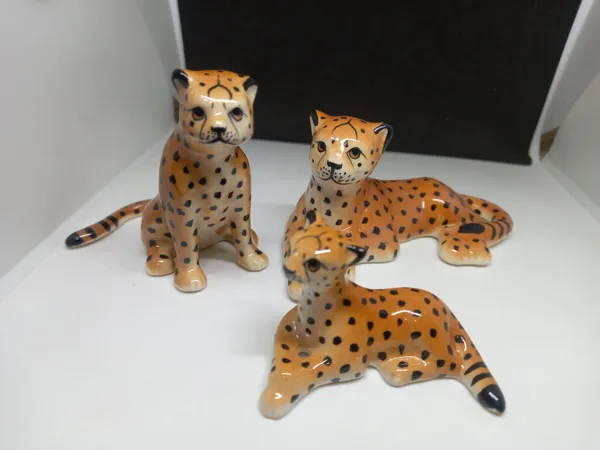 Set_of_of_3_-_Ceramic_Miniature_-_The_Tiger_Family