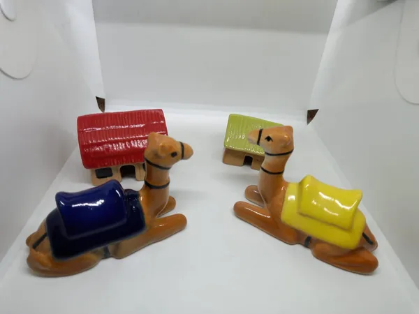 Pack_Of_4_-_Ceramic_Miniature_Hut_&_Camel_For_Home_Decor