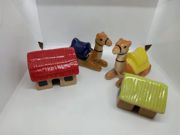 Pack_Of_4_-_Ceramic_Miniature_Hut_&_Camel_For_Home_Decor