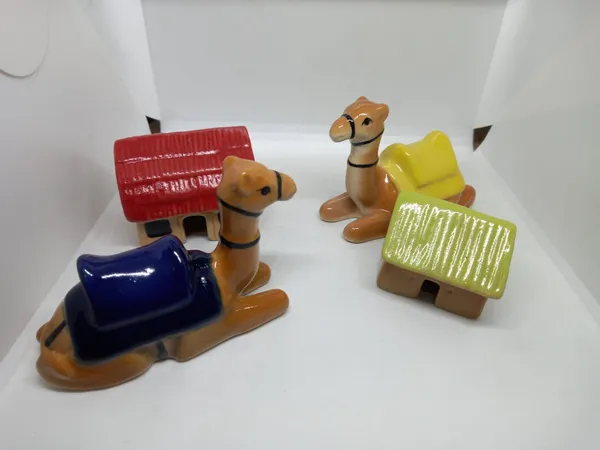 Pack_Of_4_-_Ceramic_Miniature_Hut_&_Camel_For_Home_Decor