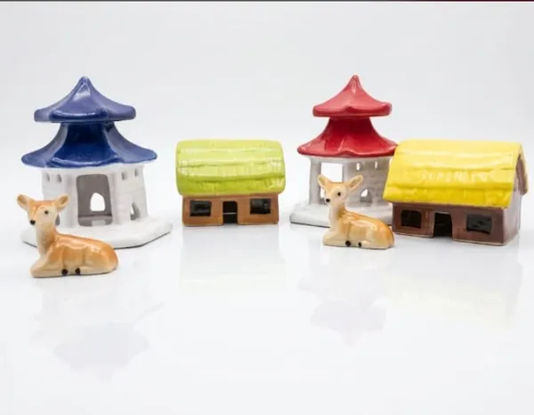 Pack_Of_6_-_Ceramic_Miniature_Village_Huts