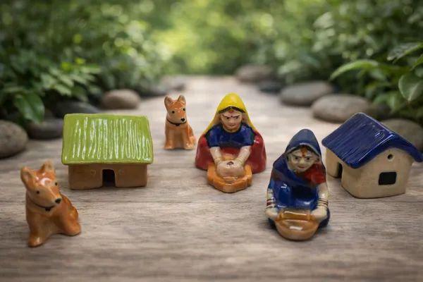 Pack_Of_6_-_Ceramic_Miniature_-_The_Village_Life
