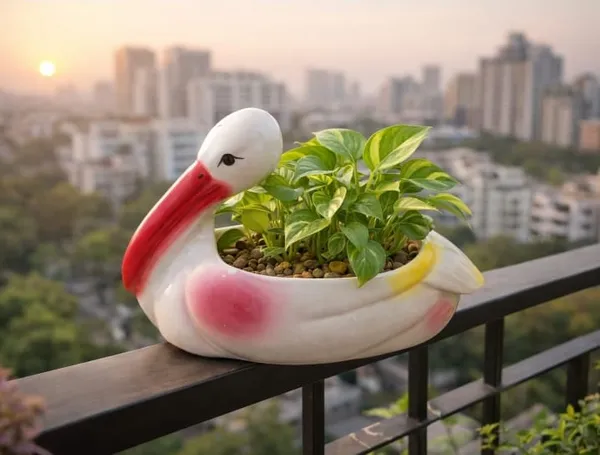 Pack_of_1,White_pelicon_duck_Ceramic_Modern_Planter_For_Home_Decor
