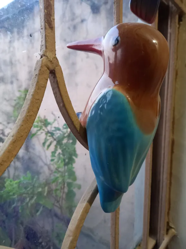 Ceramic_Miniature_Hanging_Bird_For_Home_Decor