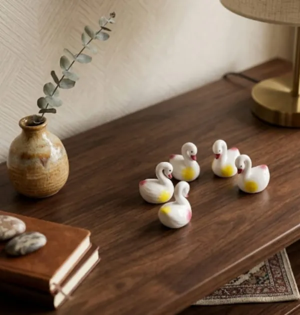 Set_of_of_5_-_Miniature_Ceramic_-__white_Ducks