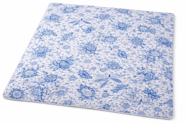 Blue_&_White_Premium_Rajai_And_Floral_Size_Quilt_For_Sofa_&_Bedroom