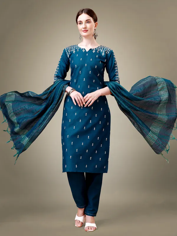 Morpich_Printed_Kurta_Set_With_Pants_And_Striped_Dupatta_For_Women