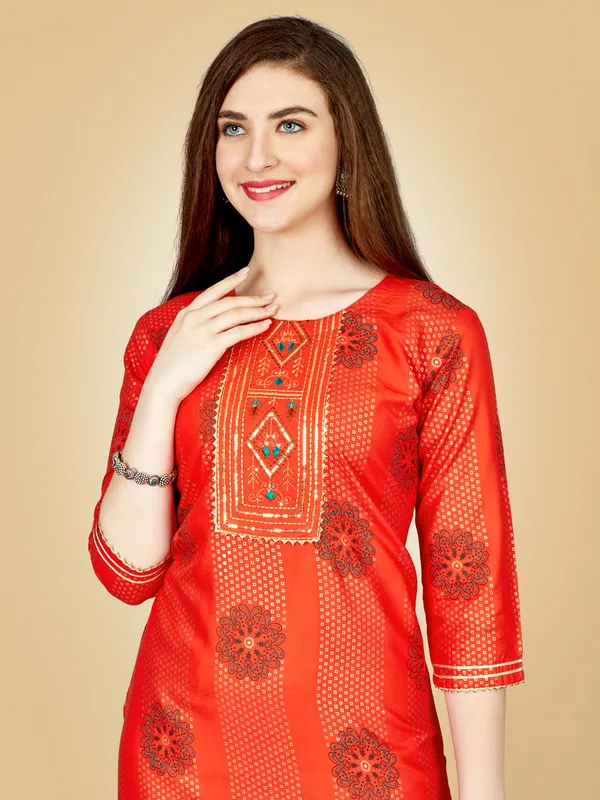 Orange_Ethnic_Print_Kurta_Set_With_Pants_For_Women