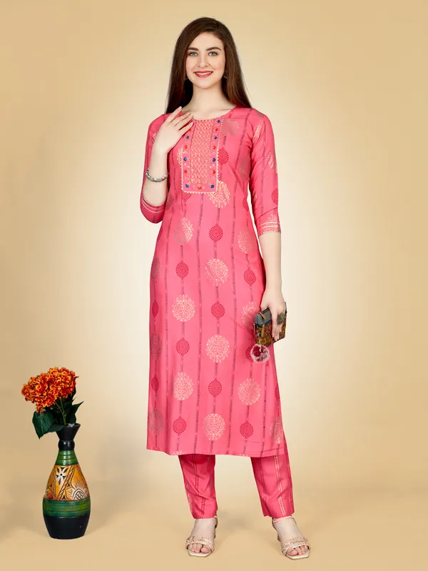 Pink_Ethnic_Print_Kurta_Set_With_Pants_For_Women
