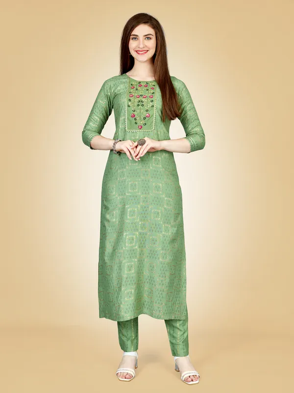 Pista_Ethnic_Print_Kurta_Set_With_Pants_For_Women