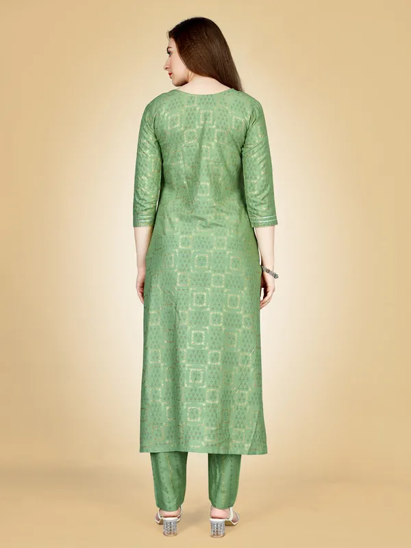 Pista_Ethnic_Print_Kurta_Set_With_Pants_For_Women