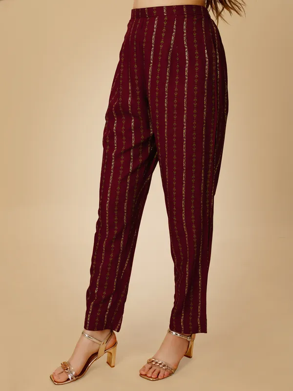 Purple_Ethnic_Print_Kurta_Set_With_Pants_For_Women