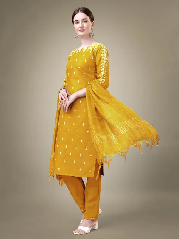 Yellow_Printed_Kurta_Set_With_Pants_And_Striped_Dupatta_For_Women