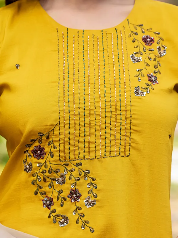 Yellow_Embroidered_Kurta_Set_With_Floral_Printed_Dupatta_For_Women