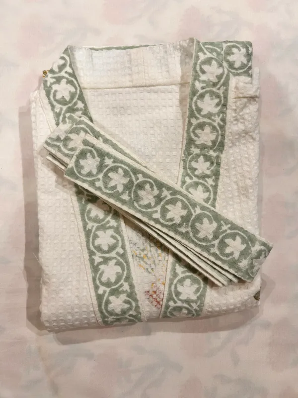 Off_White_Cotton_Waffle_Bathrobe_For_Everyday_Use