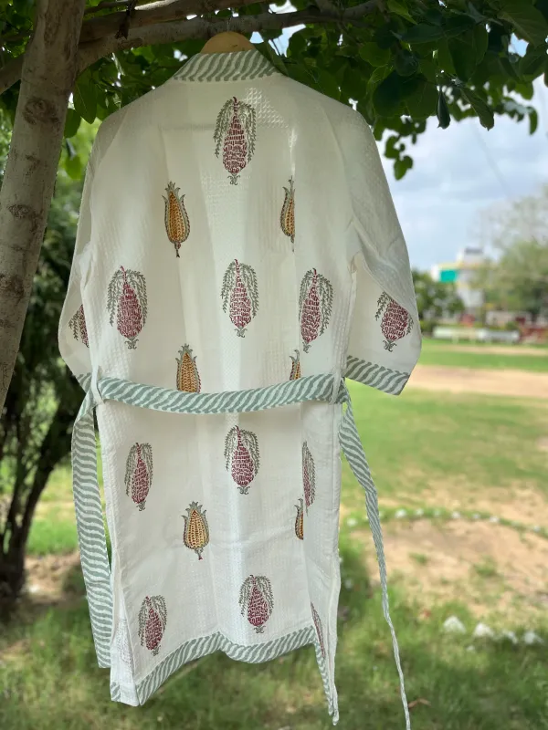 Off_White_Cotton_Waffle_Bathrobe_For_Everyday_Use