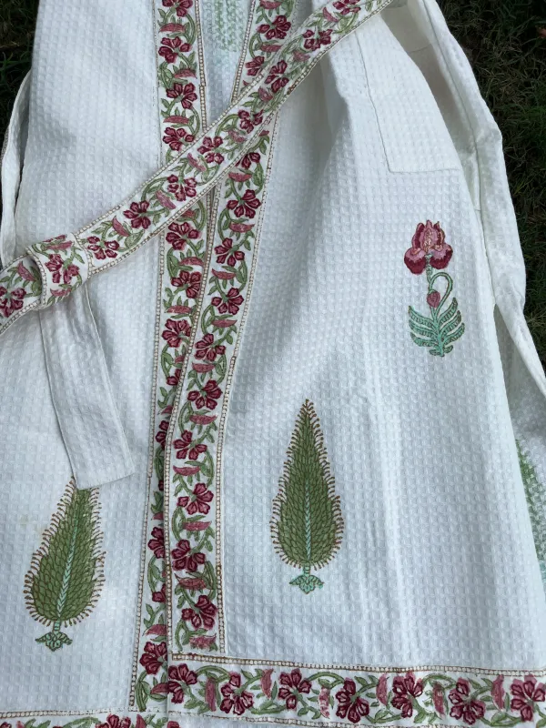 Off_White_Cotton_Waffle_Bathrobe_For_Everyday_Use