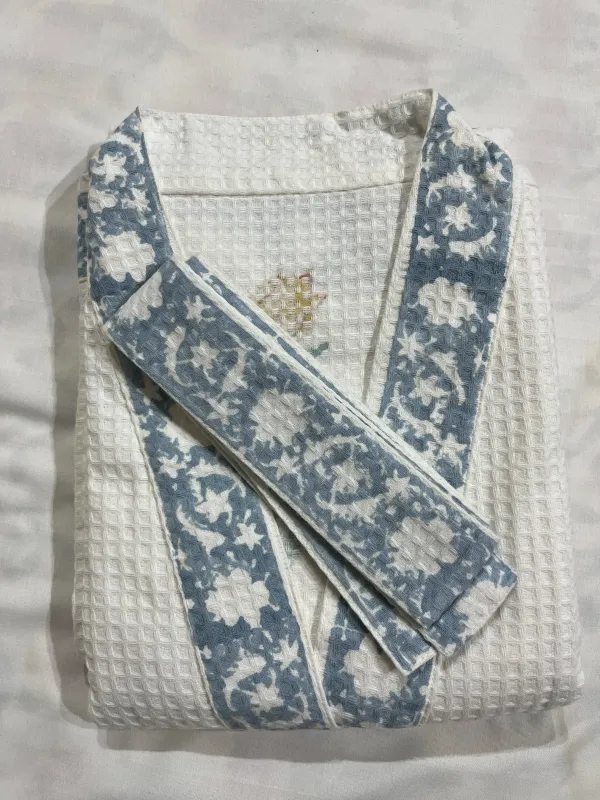 Off_White_Cotton_Waffle_Bathrobe_For_Everyday_Use