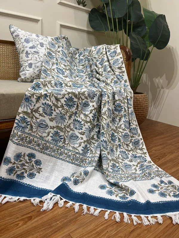 Off_White_Handloom_Cotton_Sofa_Throw_For_Everyday_Use