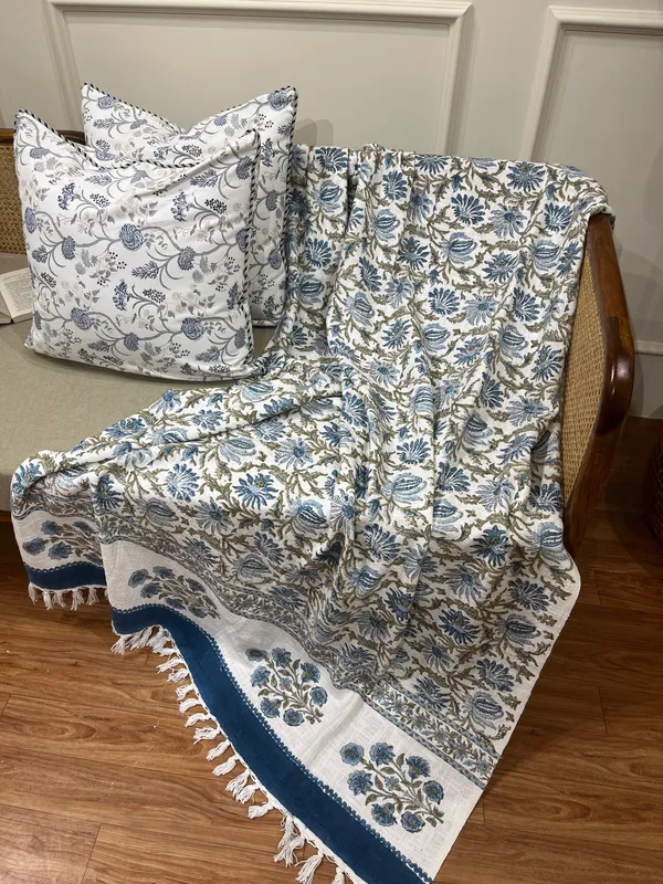 Off_White_Handloom_Cotton_Sofa_Throw_For_Everyday_Use