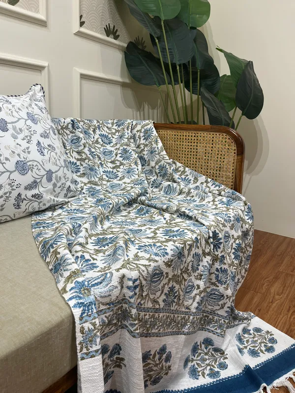 Off_White_Handloom_Cotton_Sofa_Throw_For_Everyday_Use