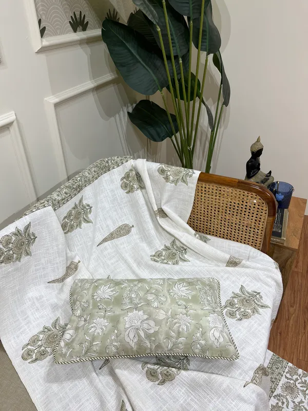 Off_White_Handloom_Cotton_Sofa_Throw_For_Everyday_Use