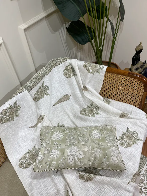 Off_White_Handloom_Cotton_Sofa_Throw_For_Everyday_Use