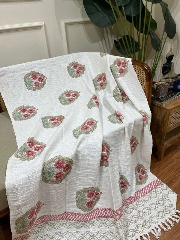 Off_White_Handloom_Cotton_Sofa_Throw_For_Everyday_Use