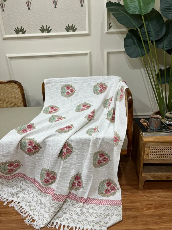 Off_White_Handloom_Cotton_Sofa_Throw_For_Everyday_Use
