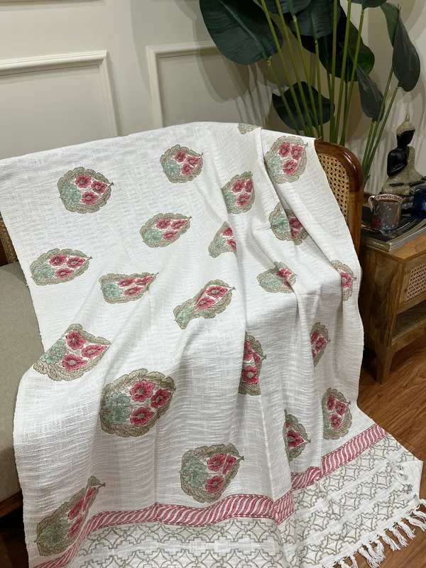 Off_White_Handloom_Cotton_Sofa_Throw_For_Everyday_Use