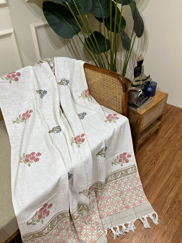 Off_White_Handloom_Cotton_Sofa_Throw_For_Everyday_Use