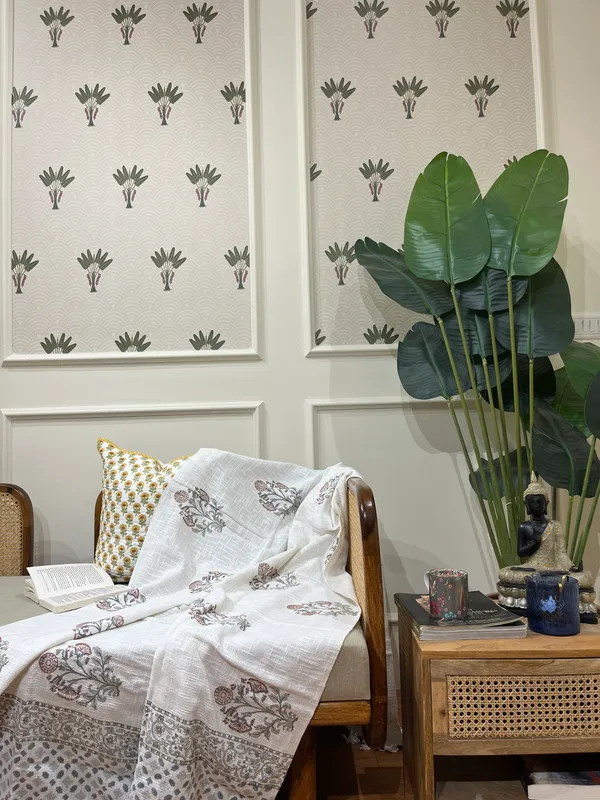 Off_White_Handloom_Cotton_Sofa_Throw_For_Everyday_Use