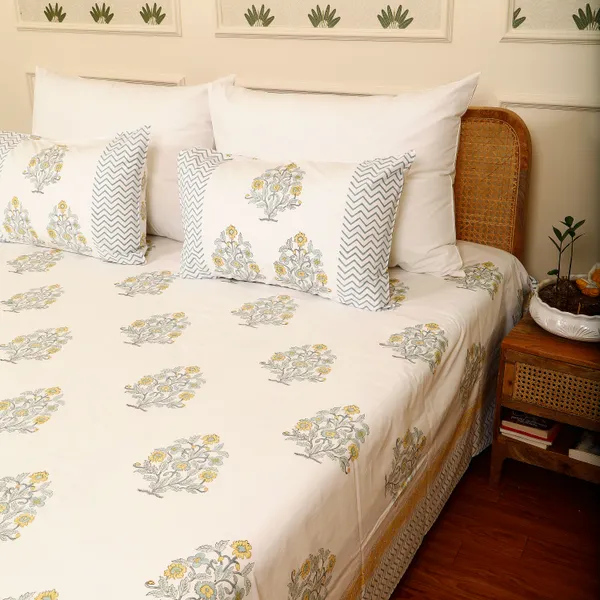 Off_White_100%_Cotton_Hand_Block_Bedsheet_King_For_Everyday_Use