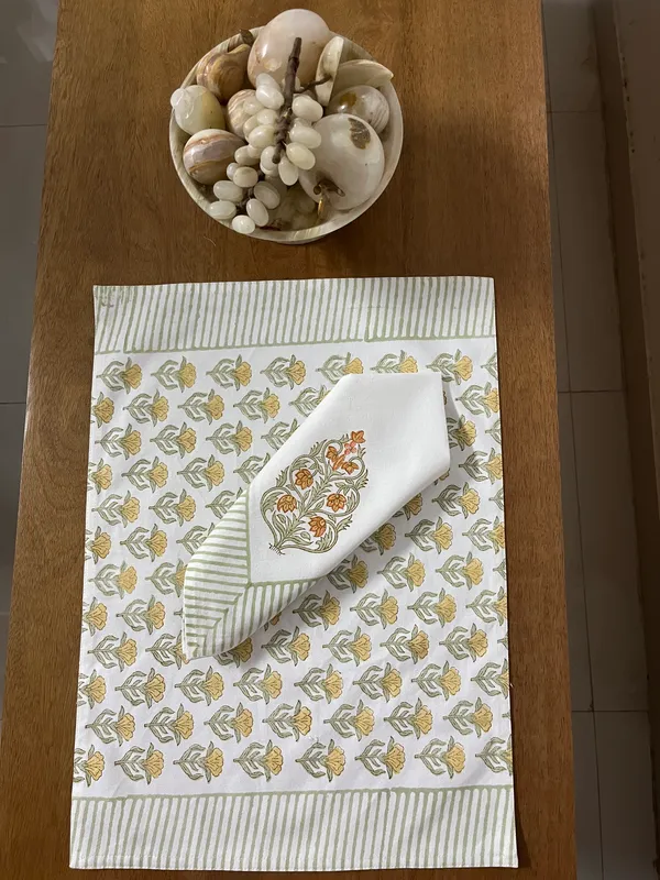 Off_White_Canvas_Mat_Set_For_Everyday_Use