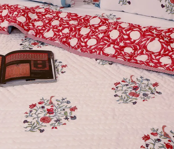 Off_White_100%_Cotton_Hand_Block_King_Size_Quilt_For_Everyday_Use