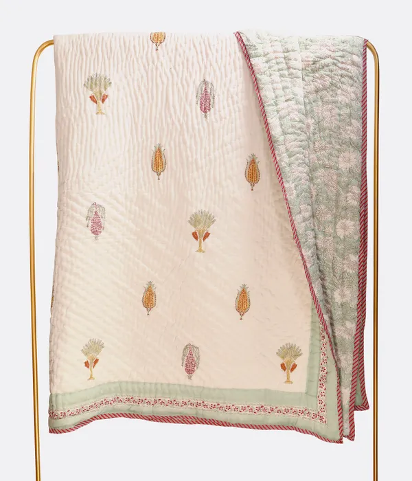 Off_White_100%_Cotton_Hand_Block_King_Size_Quilt_For_Everyday_Use