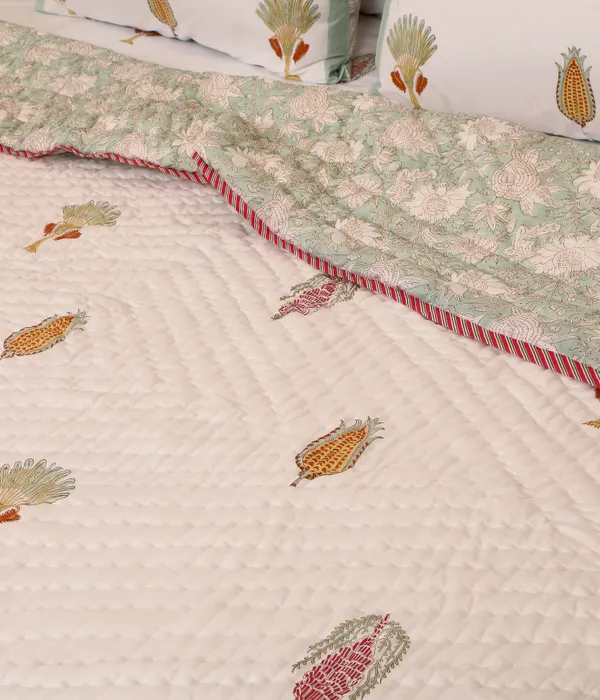 Off_White_100%_Cotton_Hand_Block_King_Size_Quilt_For_Everyday_Use