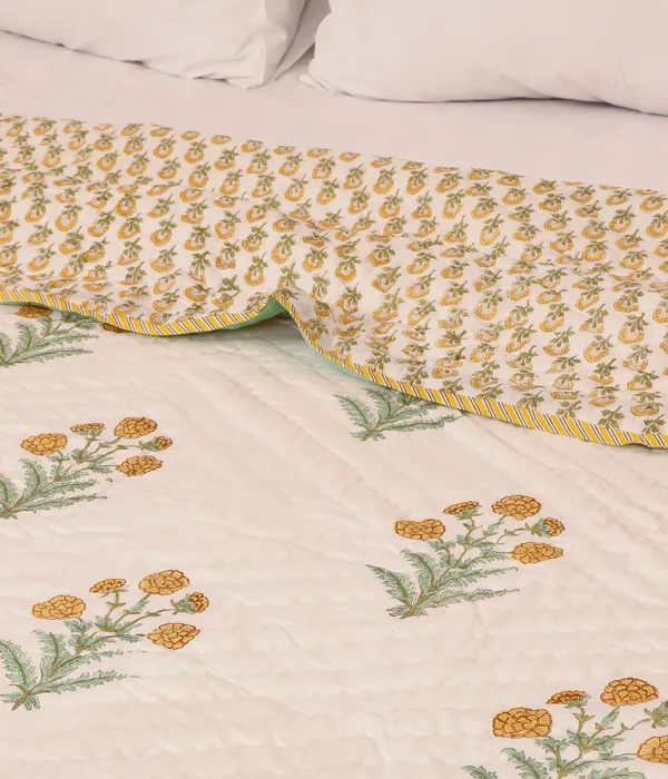 Off_White_100%_Cotton_Hand_Block_King_Size_Quilt_For_Everyday_Use