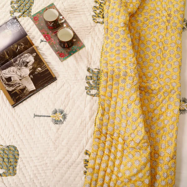 Off_White_100%_Cotton_Hand_Block_King_Size_Quilt_For_Everyday_Use